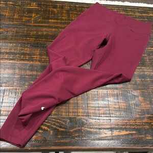 Nike Red Athletic Leggings Sleek Stretchy Design